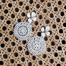 Load image into Gallery viewer, Saffy White Earrings
