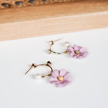 Load image into Gallery viewer, Zinnia Earrings
